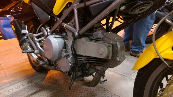 ขาย มอไซ ดูคาติ M400 ตัวสุดท้ายปี 2003 ขาย มอไซ ดูคาติ M400 ตัวสุดท้ายปี 2003