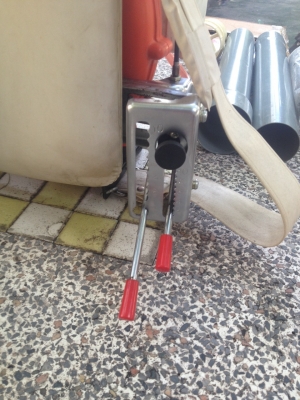 เครื่องพ่นปุ๋ย พ่นเมล็ด Kyoritsu