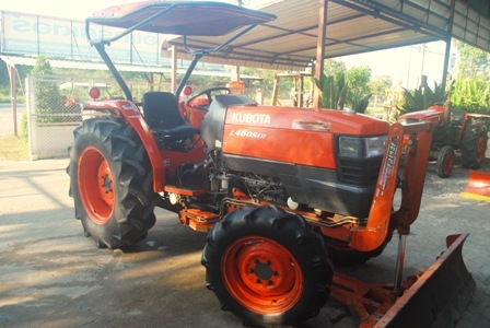 ขายรถไถ Kubota L 4508 DI (4WD) พร้อมดันหน้าช้าง,ผานพรวน สีเดิมครับ