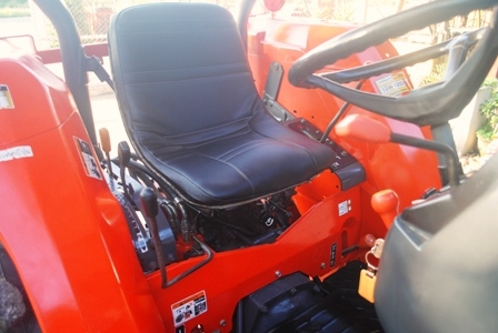ขายรถไถ Kubota L 4508 DI (4WD) พร้อมดันหน้าช้าง,ผานพรวน สีเดิมครับ