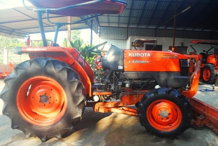 ขายรถไถ Kubota L 4508 DI (4WD) พร้อมดันหน้าช้าง,ผานพรวน สีเดิมครับ