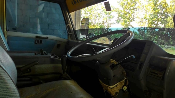 หกล้อ HINO FC กระจกไฟฟ้า รถปี 39 รถสวย ราคาต่อรองได้.
