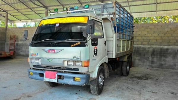 หกล้อ HINO FC กระจกไฟฟ้า รถปี 39 รถสวย ราคาต่อรองได้.