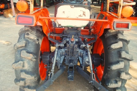 ขายรถไถ Kubota L 2605 (4WD) พร้อมผานหลัง เครื่องดีพร้อมใช้งานครับ