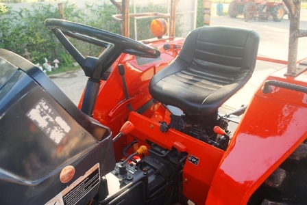 ขายรถไถ Kubota L 2605 (4WD) พร้อมผานหลัง เครื่องดีพร้อมใช้งานครับ