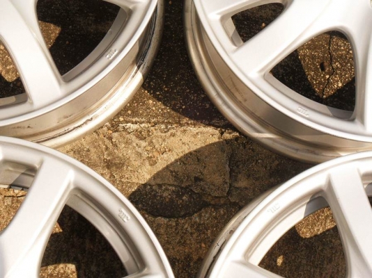 ล้อแม็กซ์แท้ ขอบ14นิ้ว 4รู100 (4วง=2,400บ.)วงละ600เอง ใหม่กริ๊บถอดจากป้ายแดง ไร้รอยขีดข่วน  ใส่รถเก๋งที่ดุมล้อ 4รู100 ได้เกือบทุกรุ่น T.092-9351644