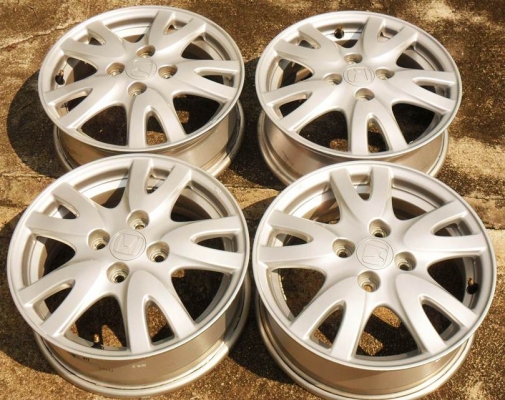 ล้อแม็กซ์แท้ ขอบ14นิ้ว 4รู100 (4วง=2,400บ.)วงละ600เอง ใหม่กริ๊บถอดจากป้ายแดง ไร้รอยขีดข่วน  ใส่รถเก๋งที่ดุมล้อ 4รู100 ได้เกือบทุกรุ่น T.092-9351644