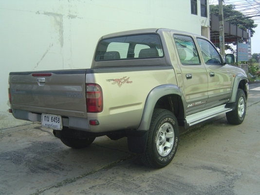 ขาย toyota hilux sport cruiser 4x4 d4d 3.0 เกียร์ออโต้ ปี 2002 สภาพดีพร้อมใช้งาน