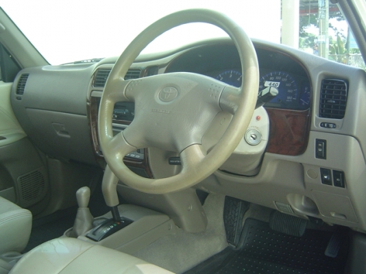 ขาย toyota hilux sport cruiser 4x4 d4d 3.0 เกียร์ออโต้ ปี 2002 สภาพดีพร้อมใช้งาน