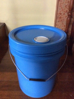 ขายถังนำ้มันพลาสติก 20 ลิตร พร้อมฝาหัวสเป้าแบบดึง ของใหม่