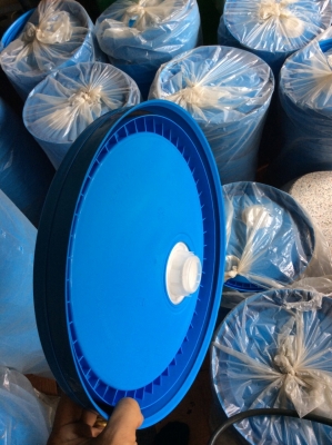 ขายถังนำ้มันพลาสติก 20 ลิตร พร้อมฝาหัวสเป้าแบบดึง ของใหม่