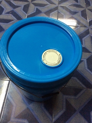 ขายถังนำ้มันพลาสติก 20 ลิตร พร้อมฝาหัวสเป้าแบบดึง ของใหม่