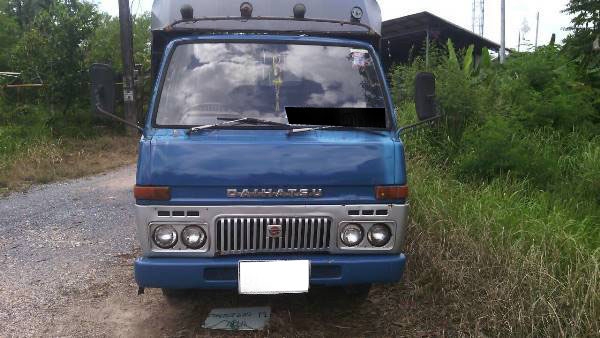 รถบรรทุก สองแถว ยี่ห้อ DAIHATSU เครื่องเดิม 78 แรงม้า