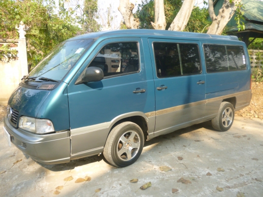 ขายด่วนรถตู้บ้าน Benz mb140D ปี 2003 ยกเครื่อง2jฝาดำ6สูบ230 090-1687004 จิรวัฒน์ ดมแก๊สถังใหญ่  ดิส 4 ล้อ