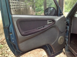 ขายด่วนรถตู้บ้าน Benz mb140D ปี 2003 ยกเครื่อง2jฝาดำ6สูบ230 090-1687004 จิรวัฒน์ ดมแก๊สถังใหญ่  ดิส 4 ล้อ