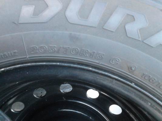 กะทะ 5 รู  ขอบ 15 TOYOTA กะบะ พร้อมยาง 205/70R15 BRIDGESTONE DURAVIS R611   มี 2 ล้อ   TEL.081-427-3941