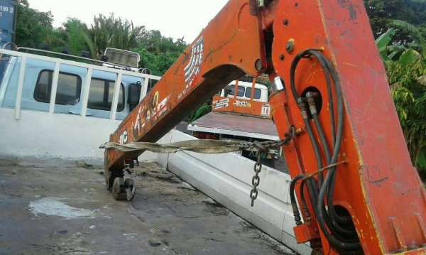 6ล้อ165แรงFTR11NYและUNIC เครน340...ขายคู่กัน  รถสวย เครนสวย...700000.