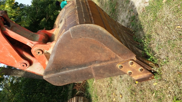 ขายด่วน HITACHI EX200-2 ตามสภาพรถใช้งานได้ปกติ(ไม่มีเอกสารครับ) ลดราคาด่วนเหลือ 400,000