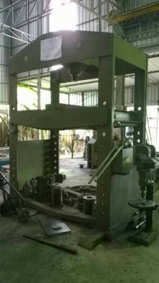 แท่นอัดไฮโดรลิค80ตันสวยๆครับ