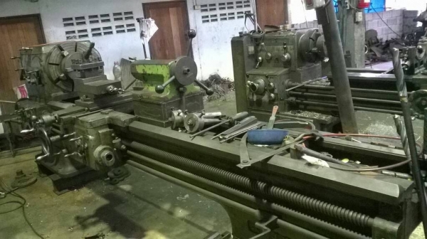 เครื่องกลึงญี่ปุ่น3เพลา12ฟุตสวยๆครับ