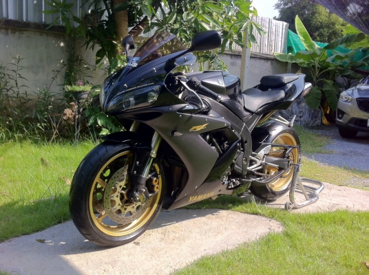 ขาย Yamaha R1 ปี04ทะเบียนแท้เอกสารพร้อมโอนขนส่ง