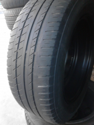 ขอบ 16    กะทะ 5 รู  พร้อมยาง 215/60R16  มี 1 ล้อ TEL.081-427-3941