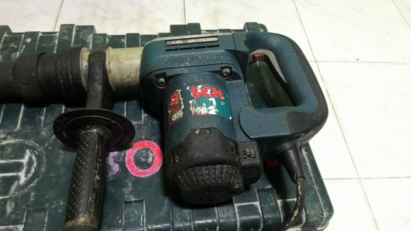 เครื่องสกัดคอนกรีต BOSCH รุ่น GSH388 (1050w.) สภาพพร้อมใช้งานครับ