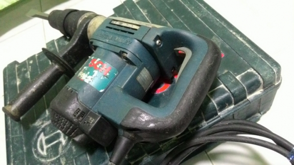 เครื่องสกัดคอนกรีต BOSCH รุ่น GSH388 (1050w.) สภาพพร้อมใช้งานครับ