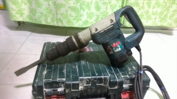 เครื่องสกัดคอนกรีต BOSCH รุ่น GSH388 (1050w.) สภาพพร้อมใช้งานครับ