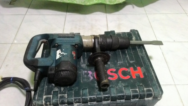 เครื่องสกัดคอนกรีต BOSCH รุ่น GSH388 (1050w.) สภาพพร้อมใช้งานครับ