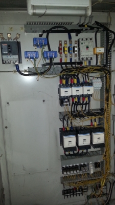 ขายตู้สตาร์ท สตาร์ เดลต้า 1 ตู้แต่มีชุดสตาร์ท 2 ชุดซ้ายขวาสตาร์มอเตอร์ 100 แรงม้ามีอินเวเตอร์ 1 ตัว ขายตู้สตาร์ท สตาร์ เดลต้า 1 ตู้แต่มีชุดสตาร์ท 2 ชุดซ้ายขวาสตาร์มอเตอร์ 100 แรงม้ามีอินเวเตอร์ 1 ตัว