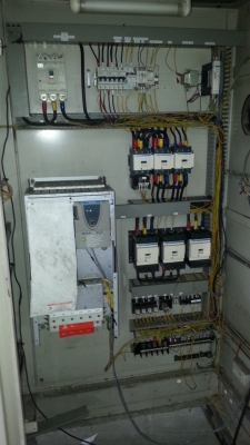 ขายตู้สตาร์ท สตาร์ เดลต้า 1 ตู้แต่มีชุดสตาร์ท 2 ชุดซ้ายขวาสตาร์มอเตอร์ 100 แรงม้ามีอินเวเตอร์ 1 ตัว ขายตู้สตาร์ท สตาร์ เดลต้า 1 ตู้แต่มีชุดสตาร์ท 2 ชุดซ้ายขวาสตาร์มอเตอร์ 100 แรงม้ามีอินเวเตอร์ 1 ตัว