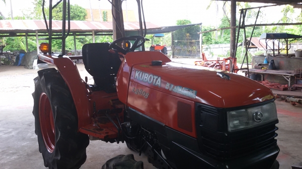 ปัญญาแทรคเตอร์มาแล้ว...จัดมาให้ครับ คูโบต้า L2808 พร้อมผาน5 จัดส่งทั่วไทย