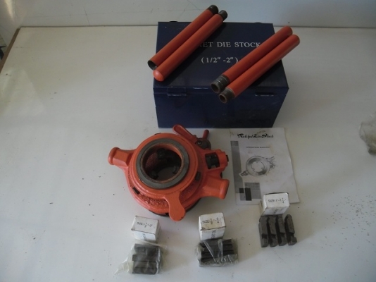 ต๊าปเกลียวมือหมุน