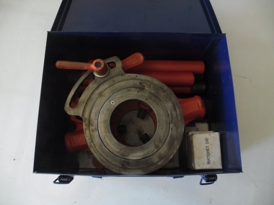 ต๊าปเกลียวมือหมุน