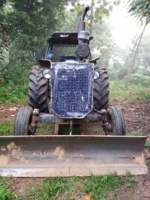 ขายรถไถฟอร์ด 5000 รุ่น68 ราคาถูก มีทะเบียนพร้อมโอน