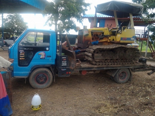 ขายด่วน.  รถหกล้อ อีซูซุ  เครื่อง 115CBE1 คัชซีสวย หัวเก๋งสีเดิม เครื่องเล่น  ยางมี 6 เส้น กะบะต่อใหม่ สภาพพร้อมใช้.