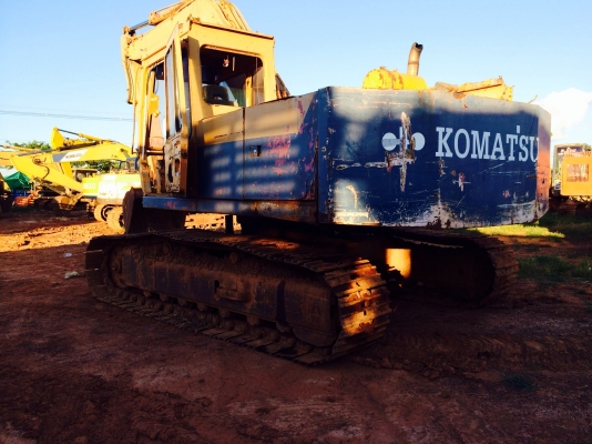 ขายด่วน รถแบคโฮ  KOMATSU   200- 2  พร้อมใช้งาน