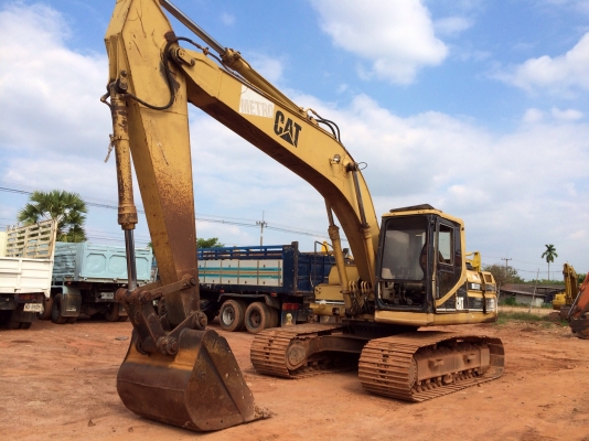 ขายด่วน  รถแบคโฮ  CAT  V2 สภาพดีมาก  พร้อมใช้งาน