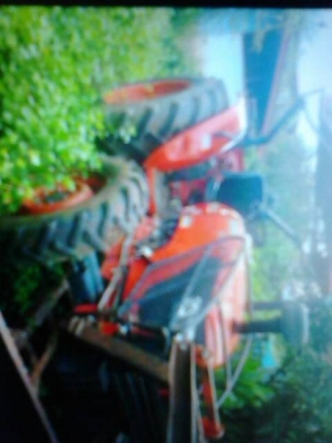 ขายด่วนรถไถคูโบต้าM7000มีเอกเล่มทะเบืยนรถสวยมีหางดันหน้า