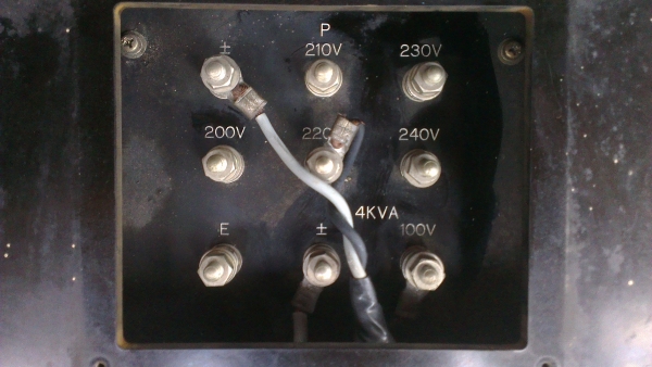 Sell> ขายหม้อแปลงไฟบ้านไทย 220V เป็นไฟญี่ปุ่น 100V. 40 แอมป์ 4 KVA ของญี่ปุ่นแท้ๆครับ