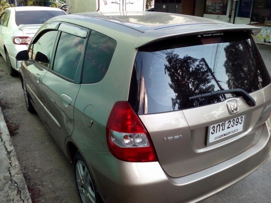 ขาย HONDA JAZZ 1.5 ปี 2004 เครื่องดี,สีสวย,ติดแก๊สหัวฉีด ถังโดนัท,เล่มพร้อมโอน