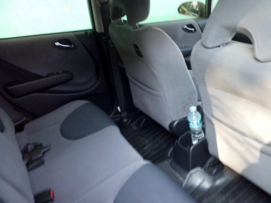 ขาย HONDA JAZZ 1.5 ปี 2004 เครื่องดี,สีสวย,ติดแก๊สหัวฉีด ถังโดนัท,เล่มพร้อมโอน