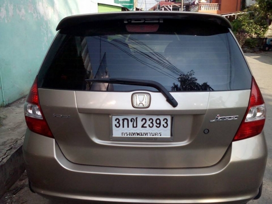 ขาย HONDA JAZZ 1.5 ปี 2004 เครื่องดี,สีสวย,ติดแก๊สหัวฉีด ถังโดนัท,เล่มพร้อมโอน