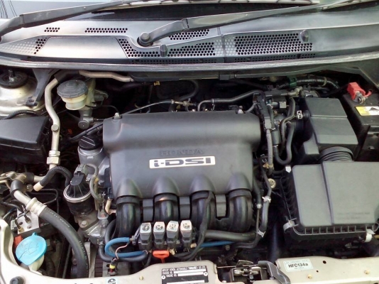 ขาย HONDA JAZZ 1.5 ปี 2004 เครื่องดี,สีสวย,ติดแก๊สหัวฉีด ถังโดนัท,เล่มพร้อมโอน