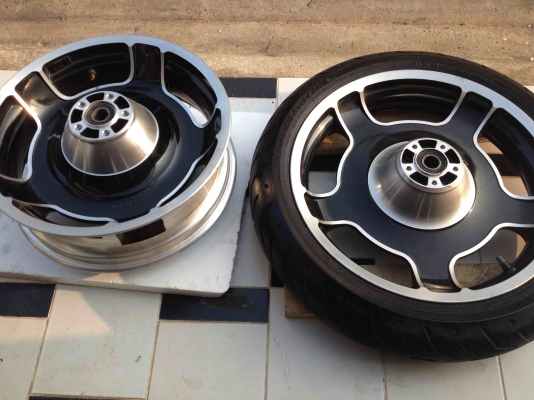 ขายล้อโตซี่ลวดใส่ยาง300-310 และล้อสตรีทไกด์