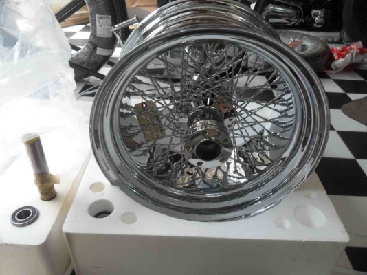 ขายล้อโตซี่ลวดใส่ยาง300-310 และล้อสตรีทไกด์