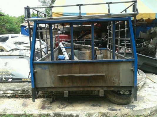 ขายกระบะรถบรรทุก 4 ล้อกลาง ยาว2.10 เมตร กว้าง 1.80 เมตร