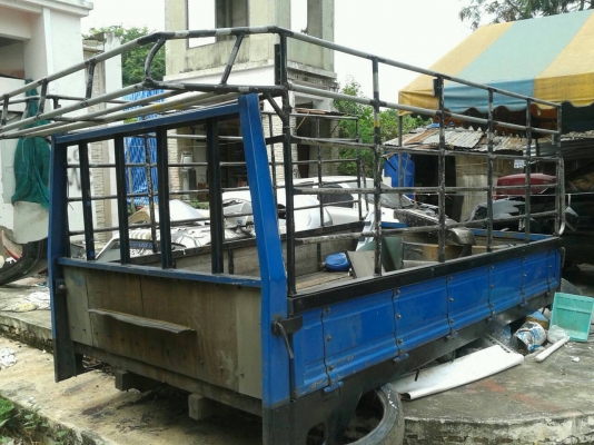 ขายกระบะรถบรรทุก 4 ล้อกลาง ยาว2.10 เมตร กว้าง 1.80 เมตร
