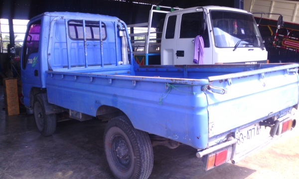 รถบรรทุก 4 ล้อ ISUZU NKR55E1 ปี39